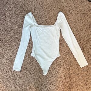 Aritzia White Long Sleeve Bodysuit XS